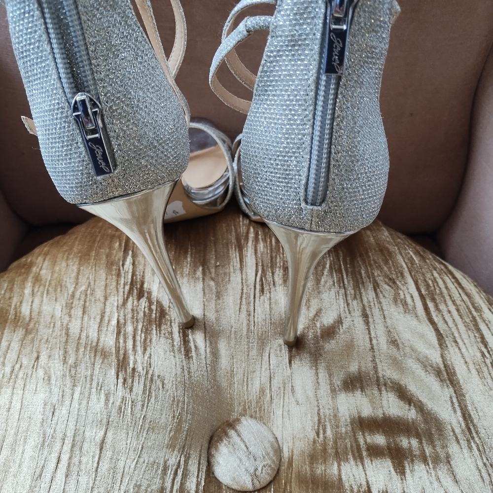 Shoes - Picture 5 of 7